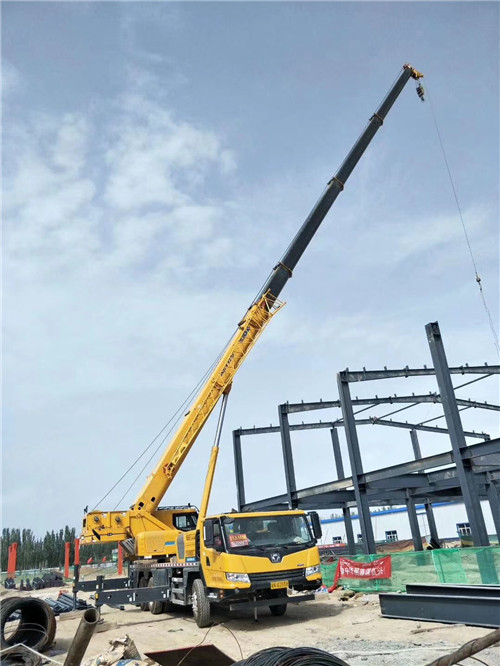 新河县超高层建筑钢结构吊装案例